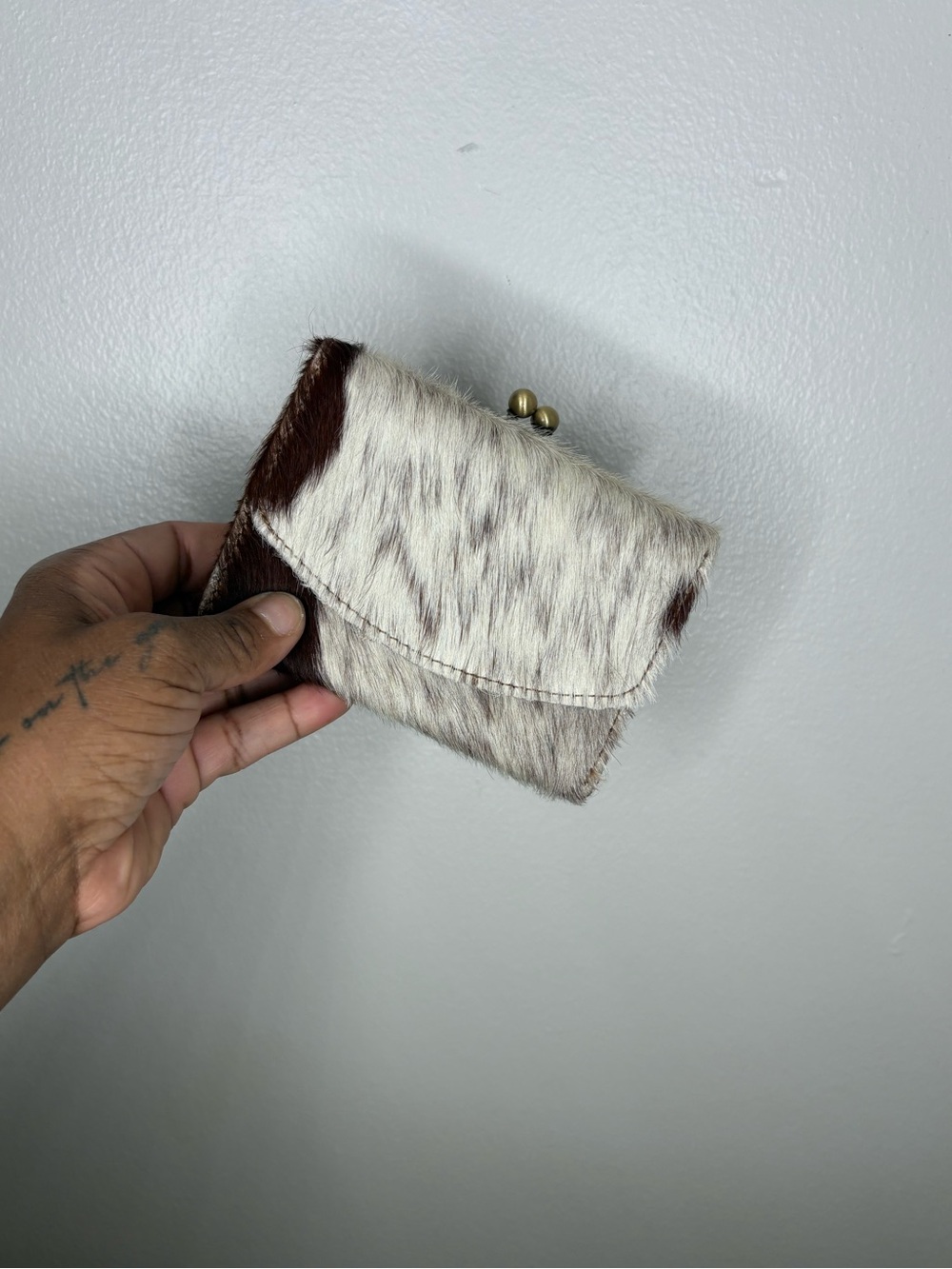 Women's Cowhide Clasp Wallet - Cream and Brown